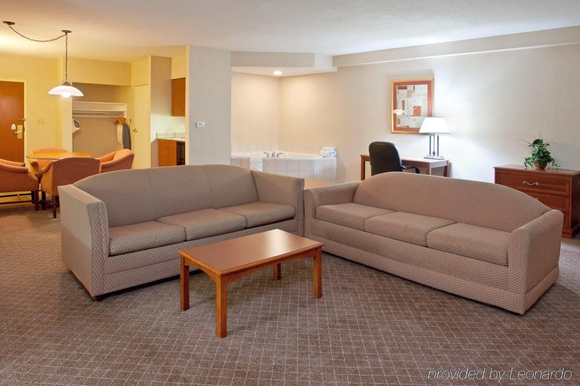 Hotel Wyndham Garden Erie Kearsarge Zimmer foto